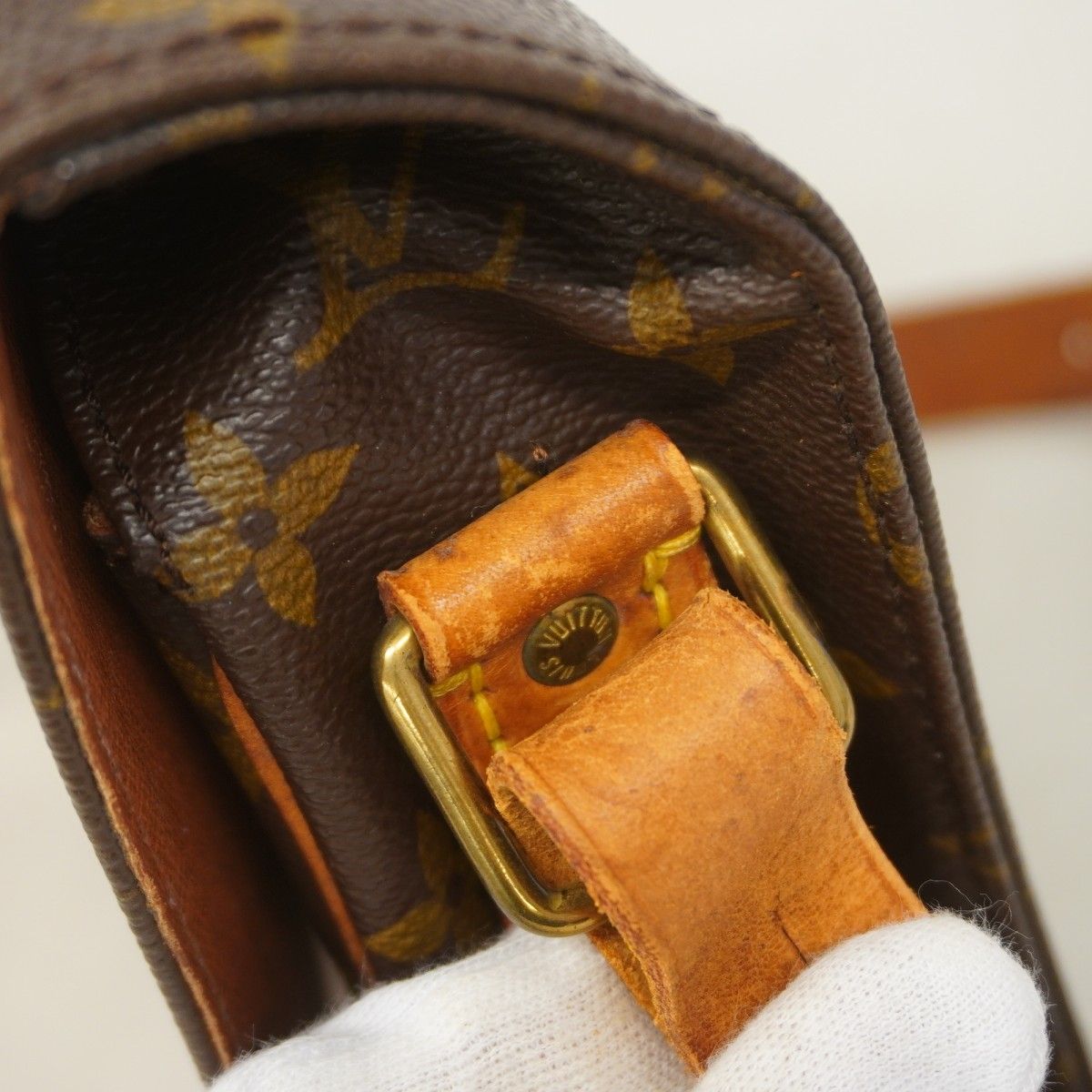 Louis Vuitton Shoulder Bag Monogram Cartouchiere MM Brown — view 9