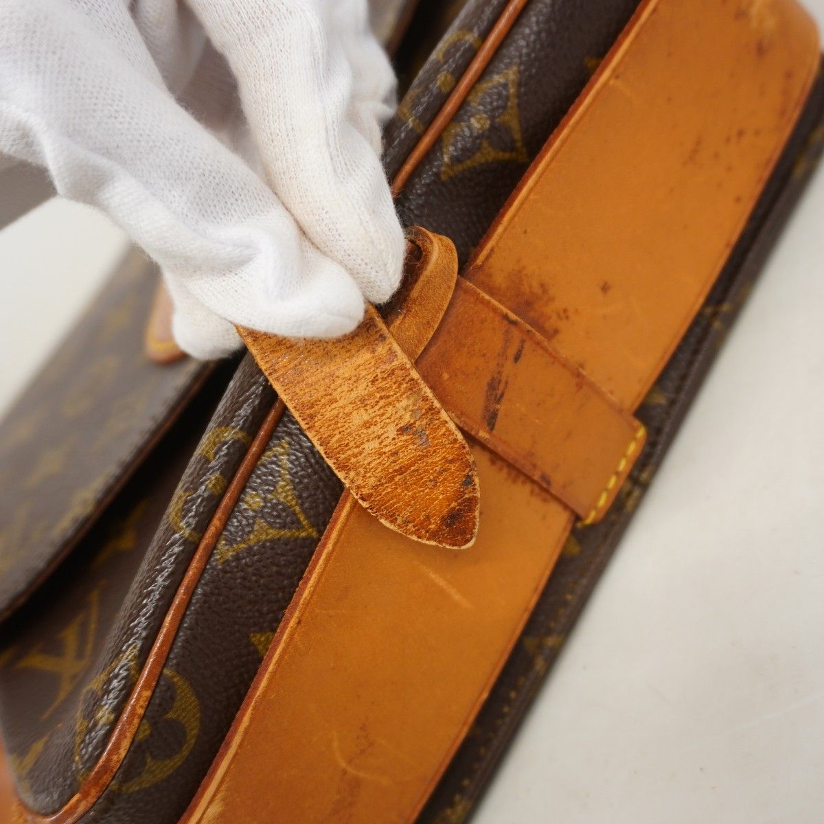 Louis Vuitton Shoulder Bag Monogram Cartouchiere MM Brown — view 7