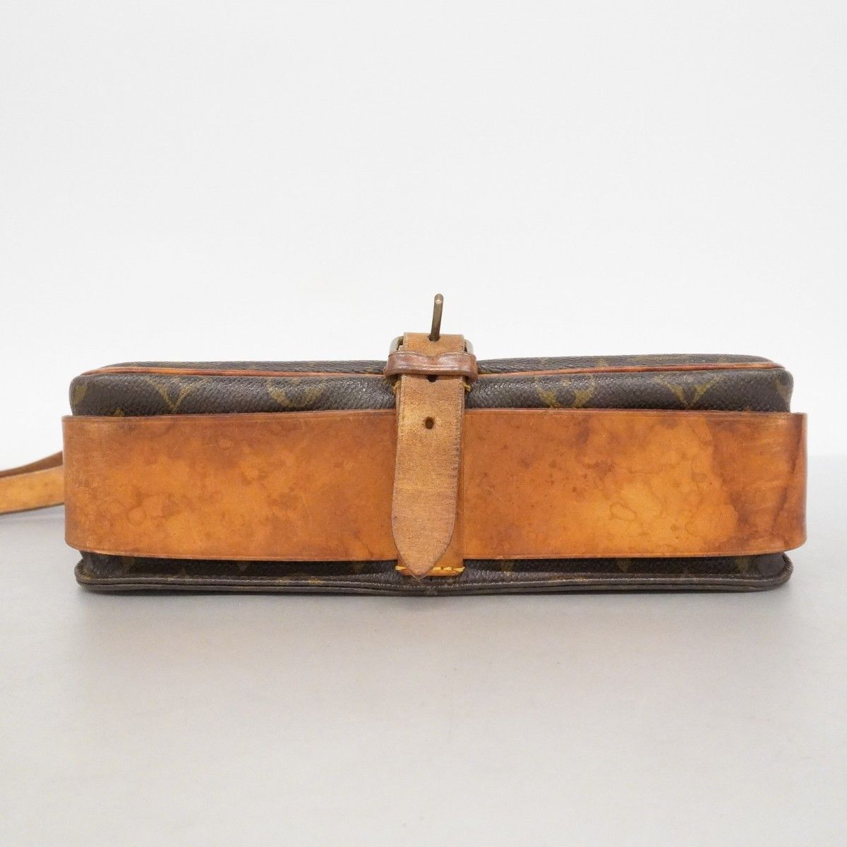 Louis Vuitton Shoulder Bag Monogram Cartouchiere GM Brown — view 3