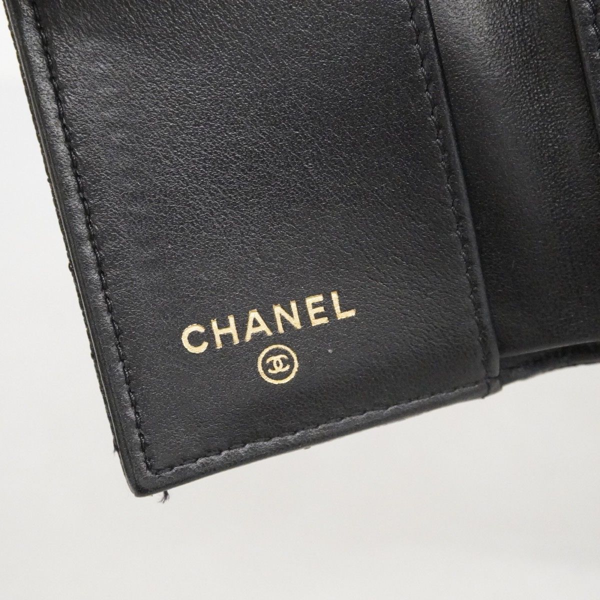 Chanel Trifold Wallet Caviar Leather Black Gold — view 4