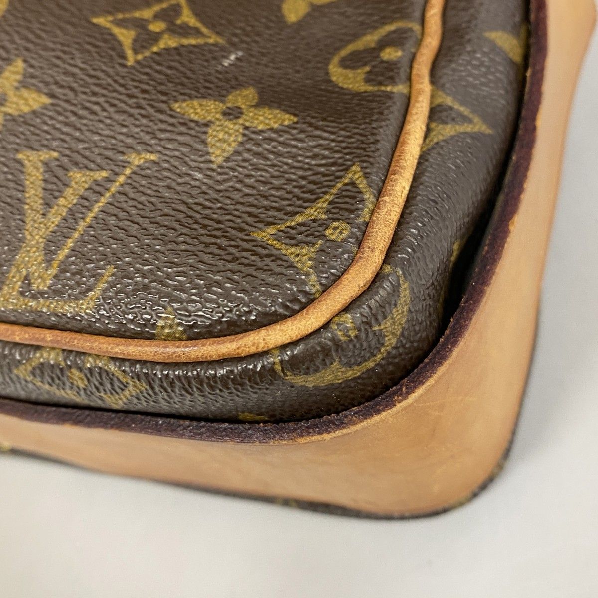 Louis Vuitton Shoulder Bag Monogram Cartouchiere GM Brown — view 6