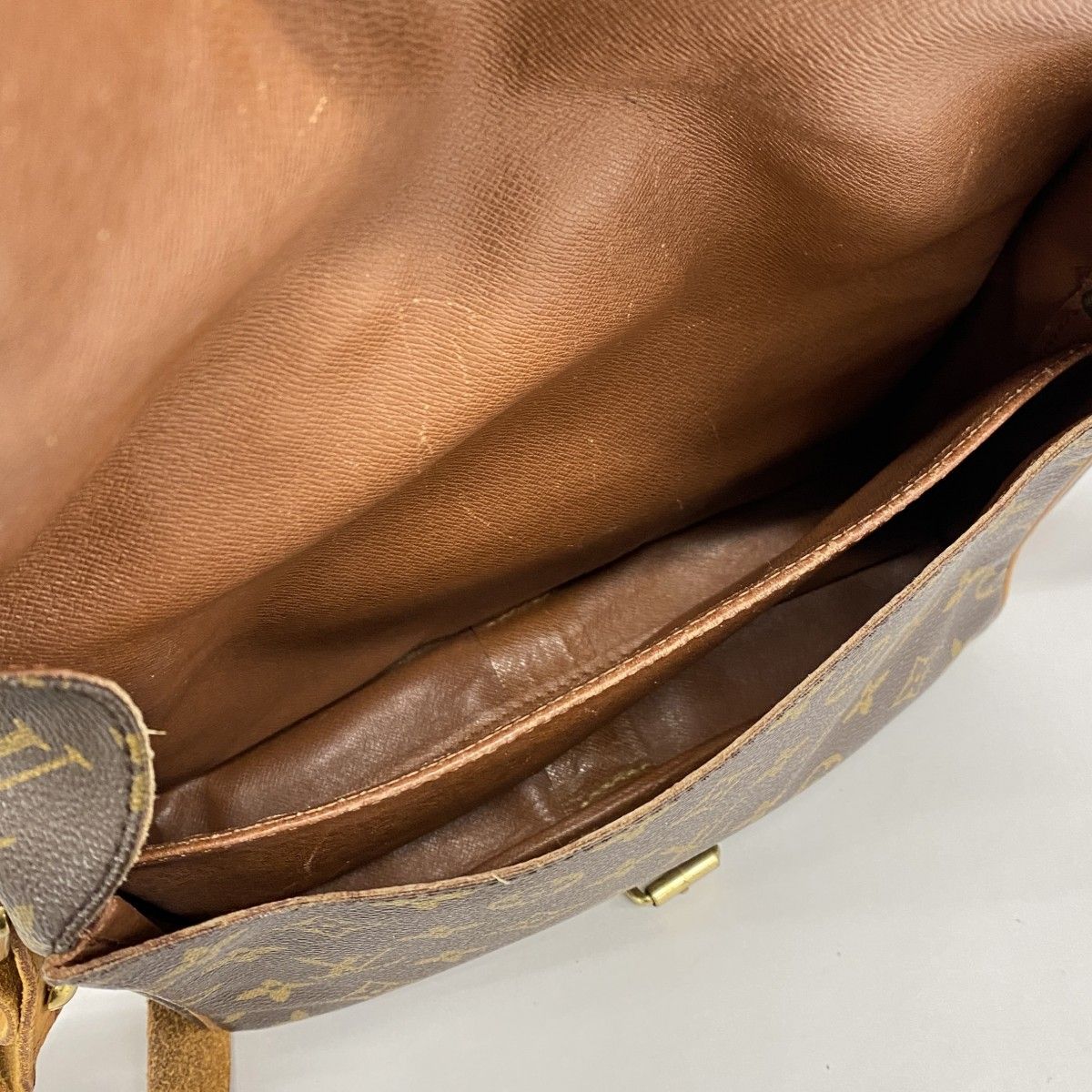 Louis Vuitton Shoulder Bag Monogram Cartouchiere GM Brown — view 4