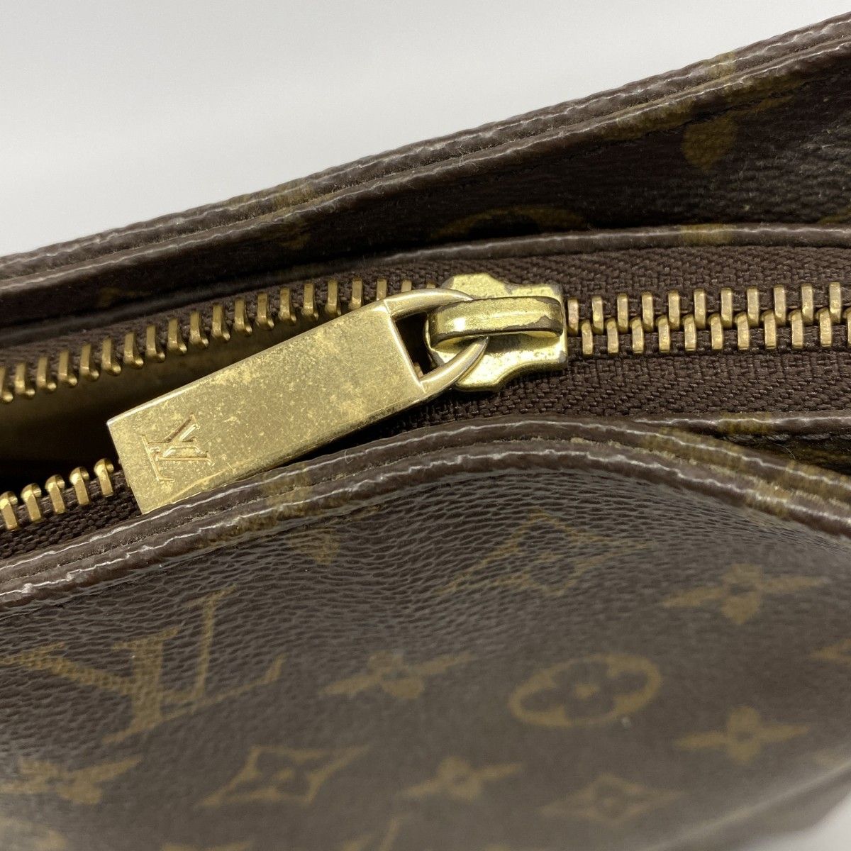 Louis Vuitton Shoulder Bag Monogram Looping GM Brown — view 9