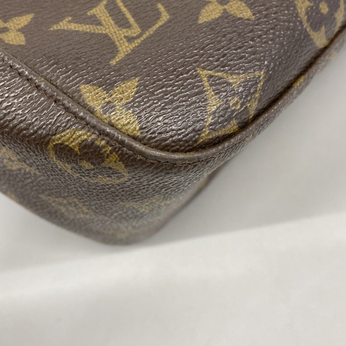 Louis Vuitton Shoulder Bag Monogram Looping GM Brown — view 6