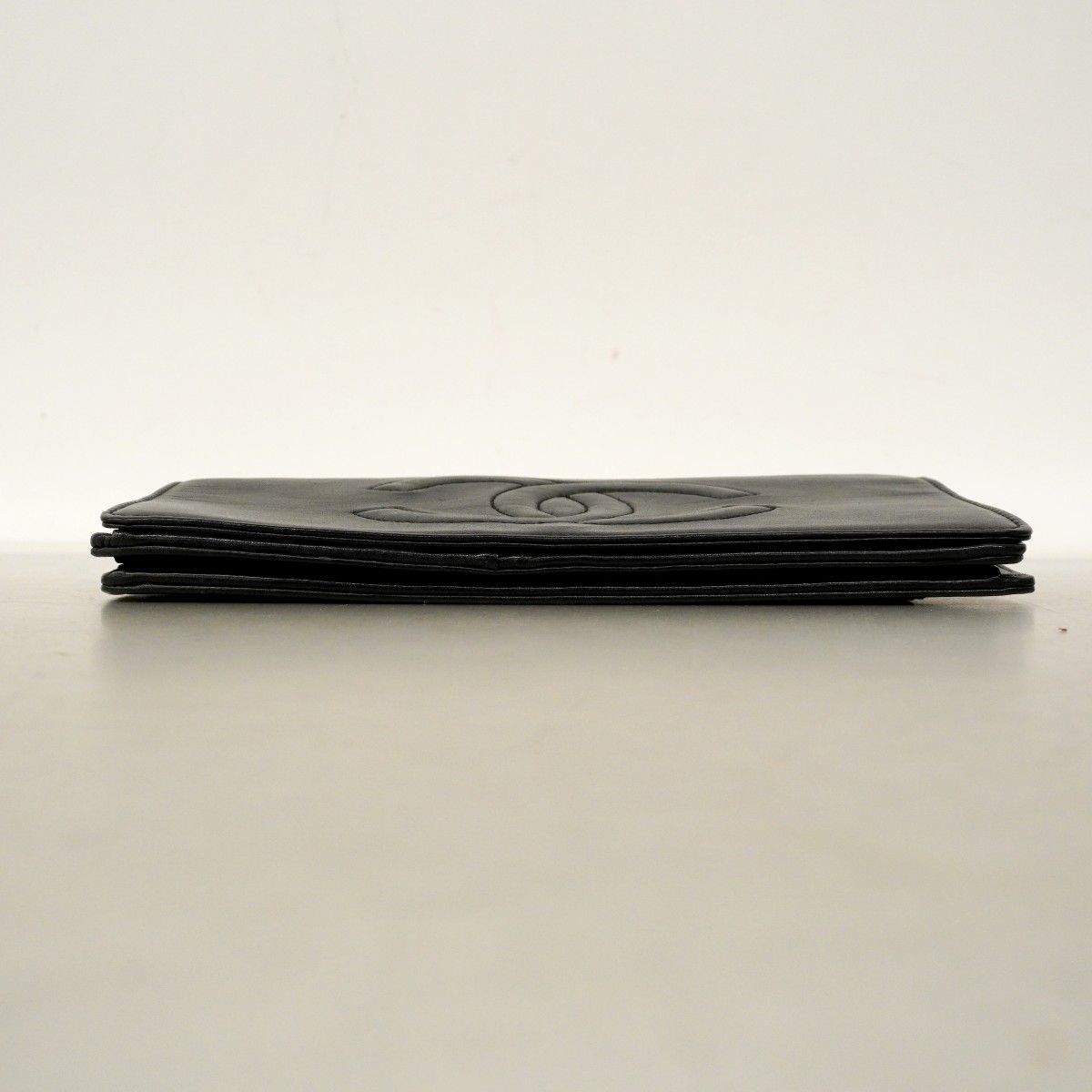 Chanel Shoulder Wallet Leather Black Gold — view 3