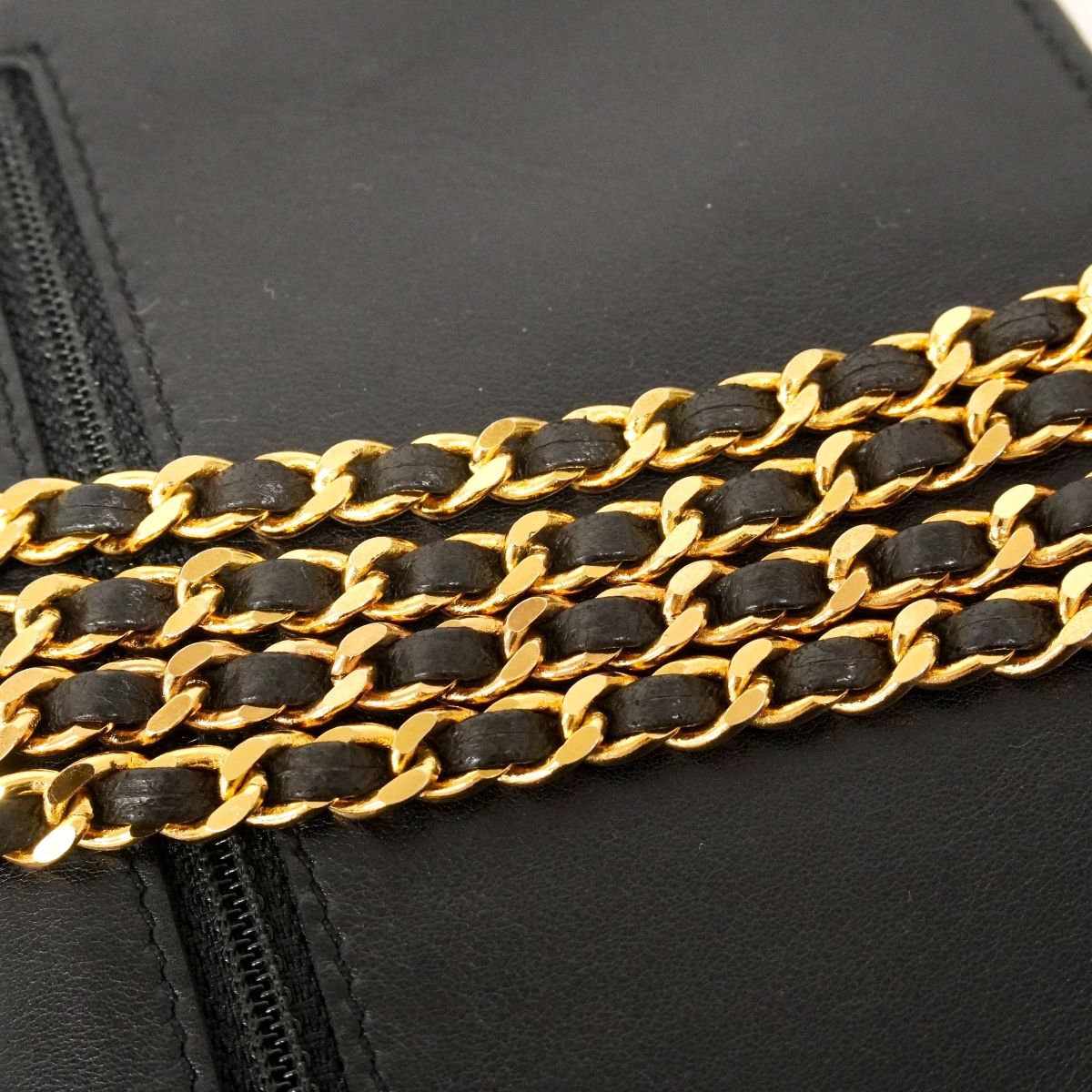 Chanel Shoulder Wallet Leather Black Gold — view 9