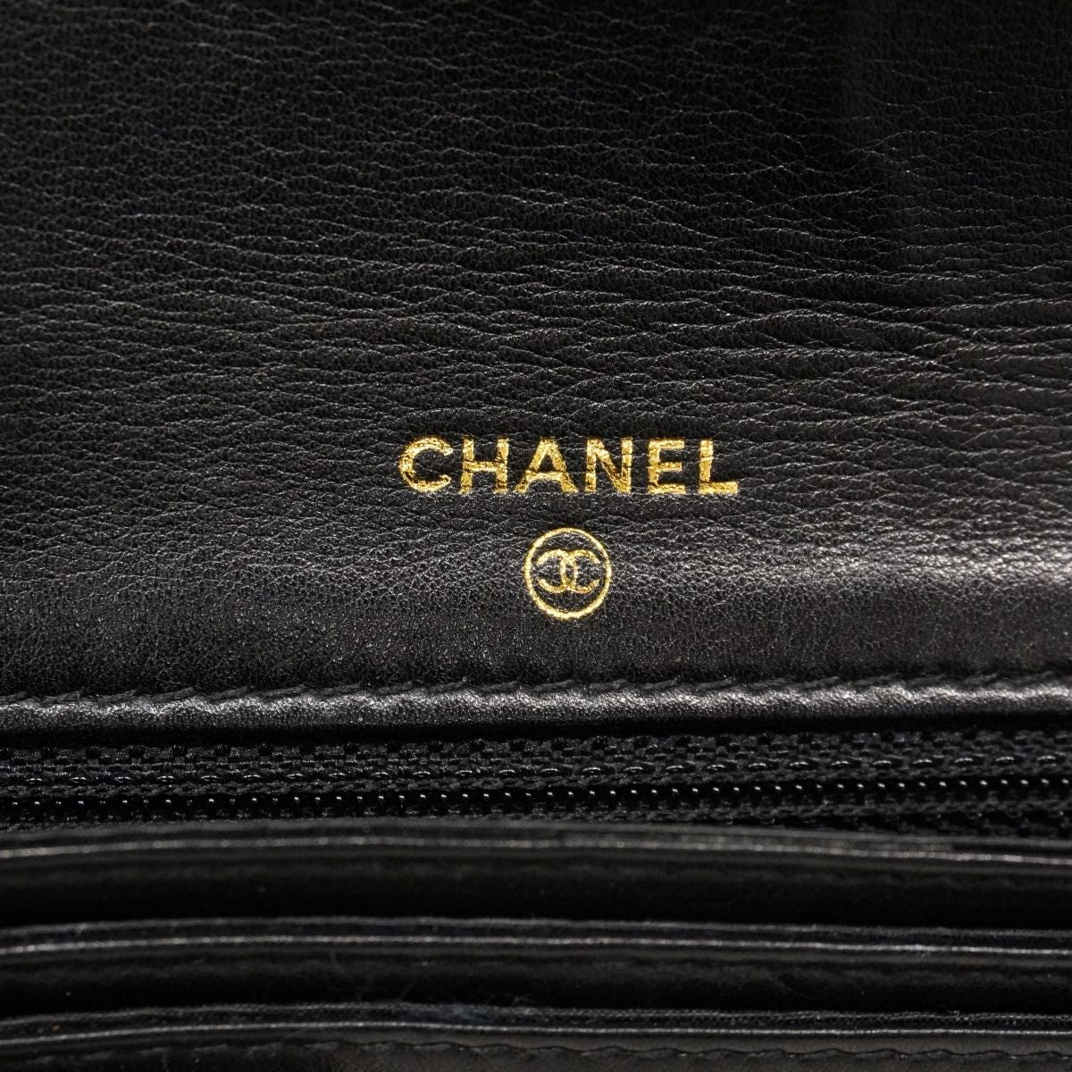Chanel Shoulder Wallet Leather Black Gold — view 5
