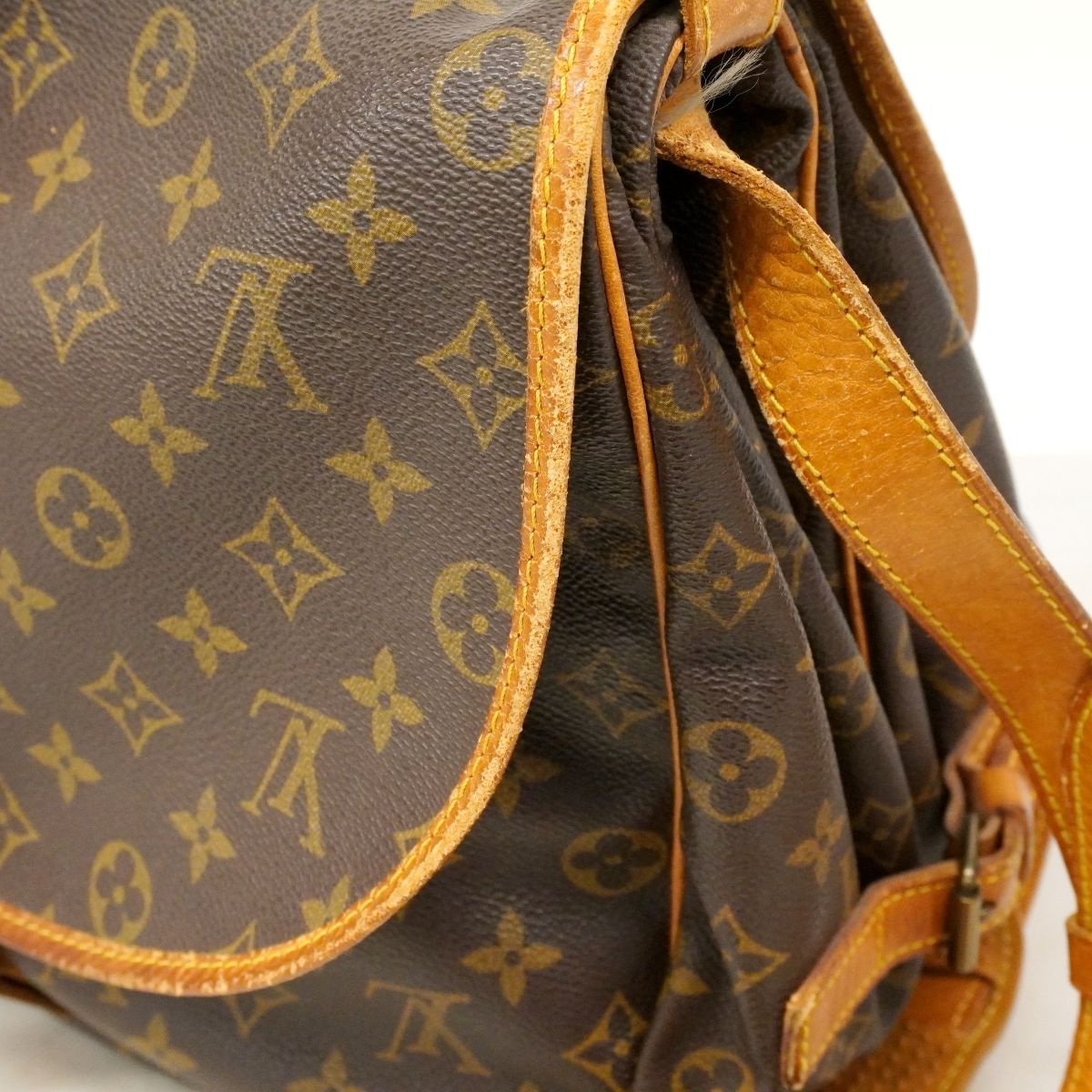 Louis Vuitton Shoulder Bag Monogram Saumur 35 Brown — view 7