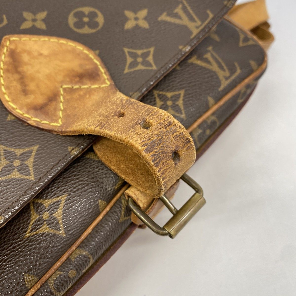 Louis Vuitton Shoulder Bag Monogram Cartouchiere GM Brown — view 9