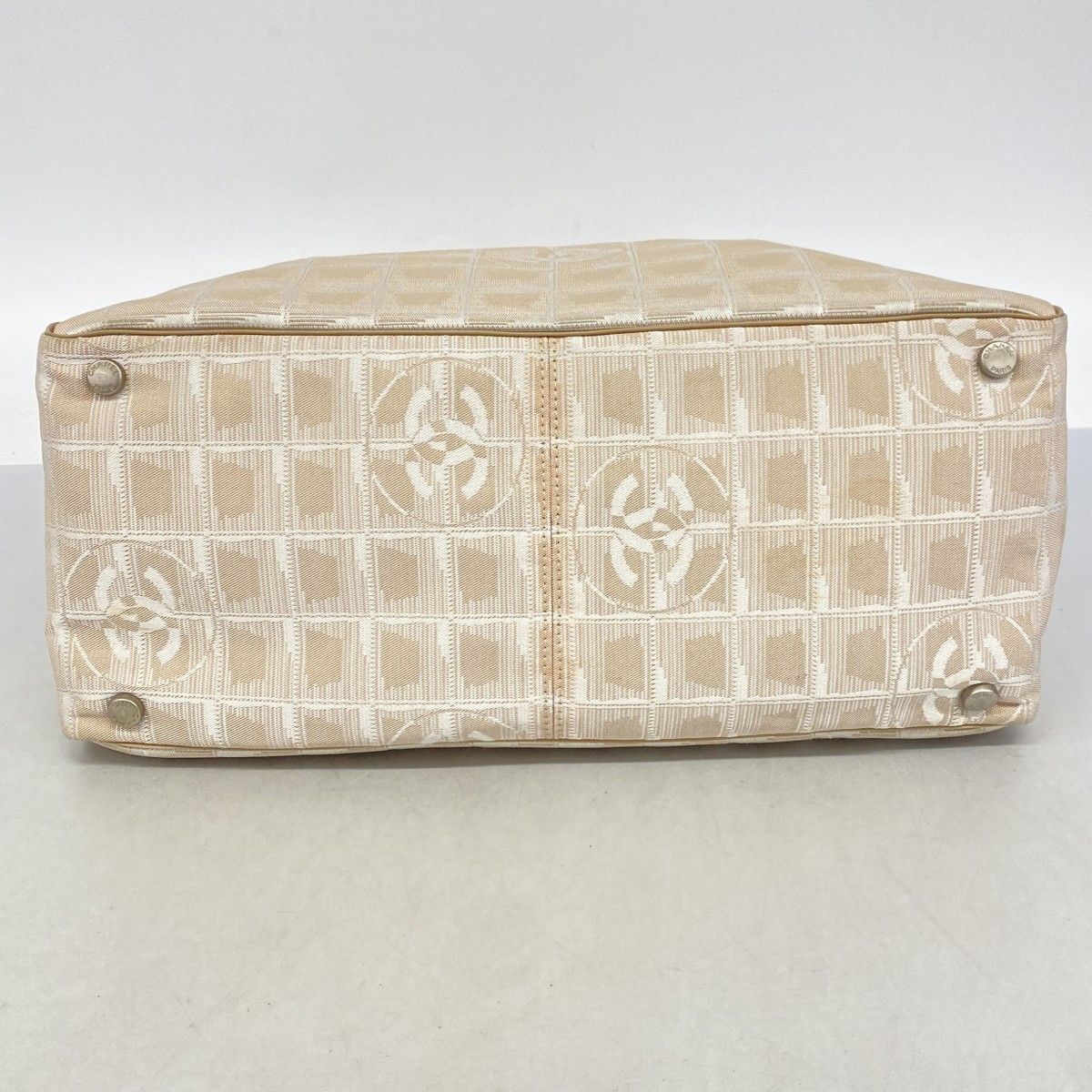 Chanel Tote New Travel Nylon Beige Gold — view 3