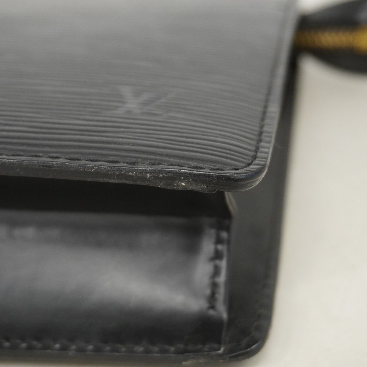 Louis Vuitton Clutch Epi Pochette Homme Noir — view 6