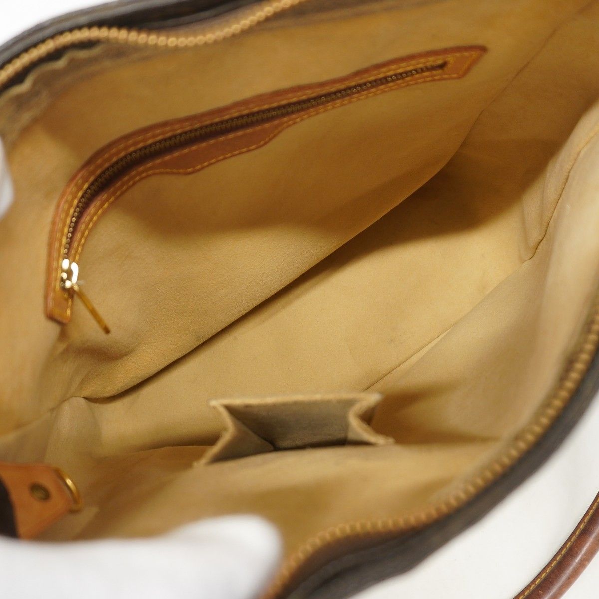 Louis Vuitton Shoulder Bag Monogram Looping GM Brown — view 4