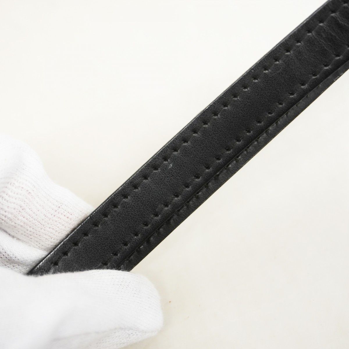 Louis Vuitton Clutch Epi Series Dragonne Noir — view 8