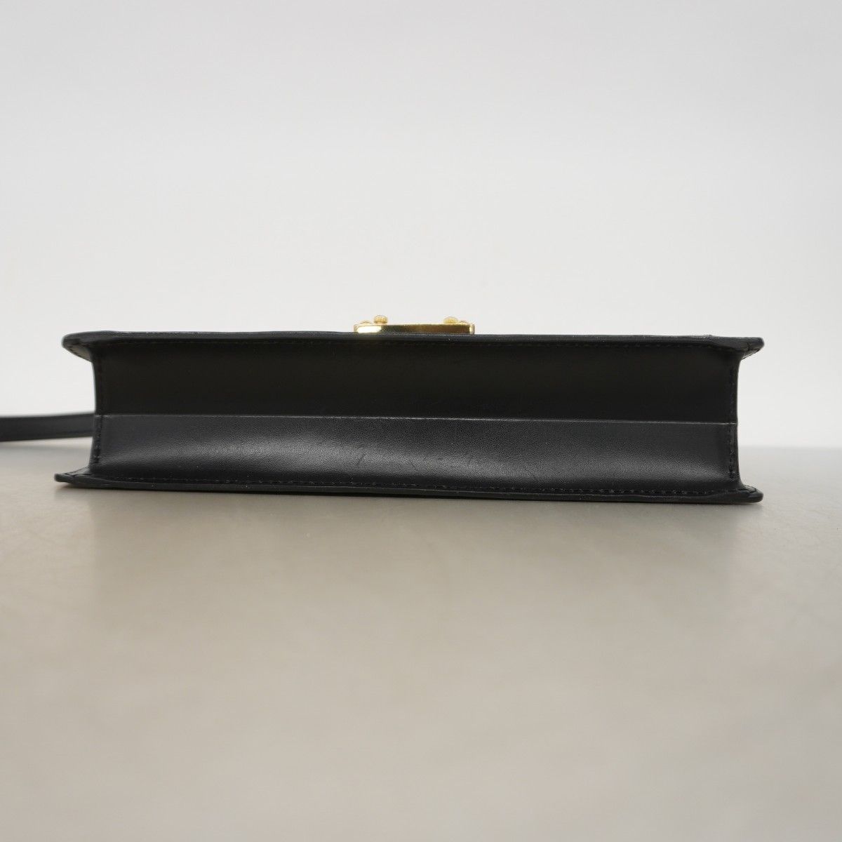Louis Vuitton Clutch Epi Series Dragonne Noir — view 3