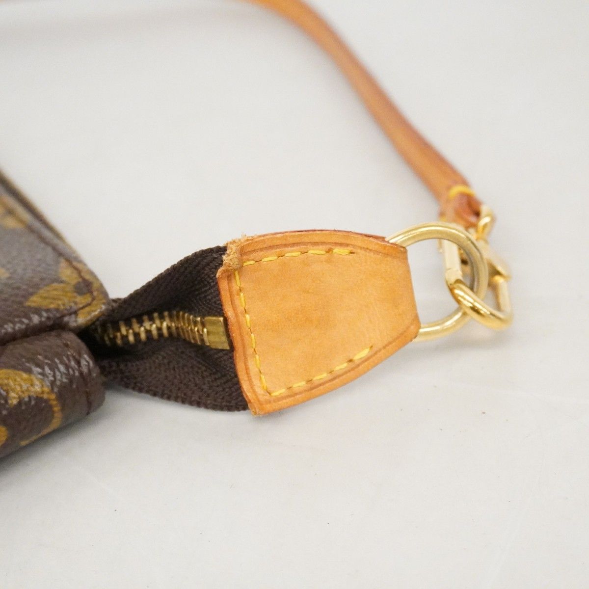 Louis Vuitton Pouch Monogram Pochette Brown — view 9