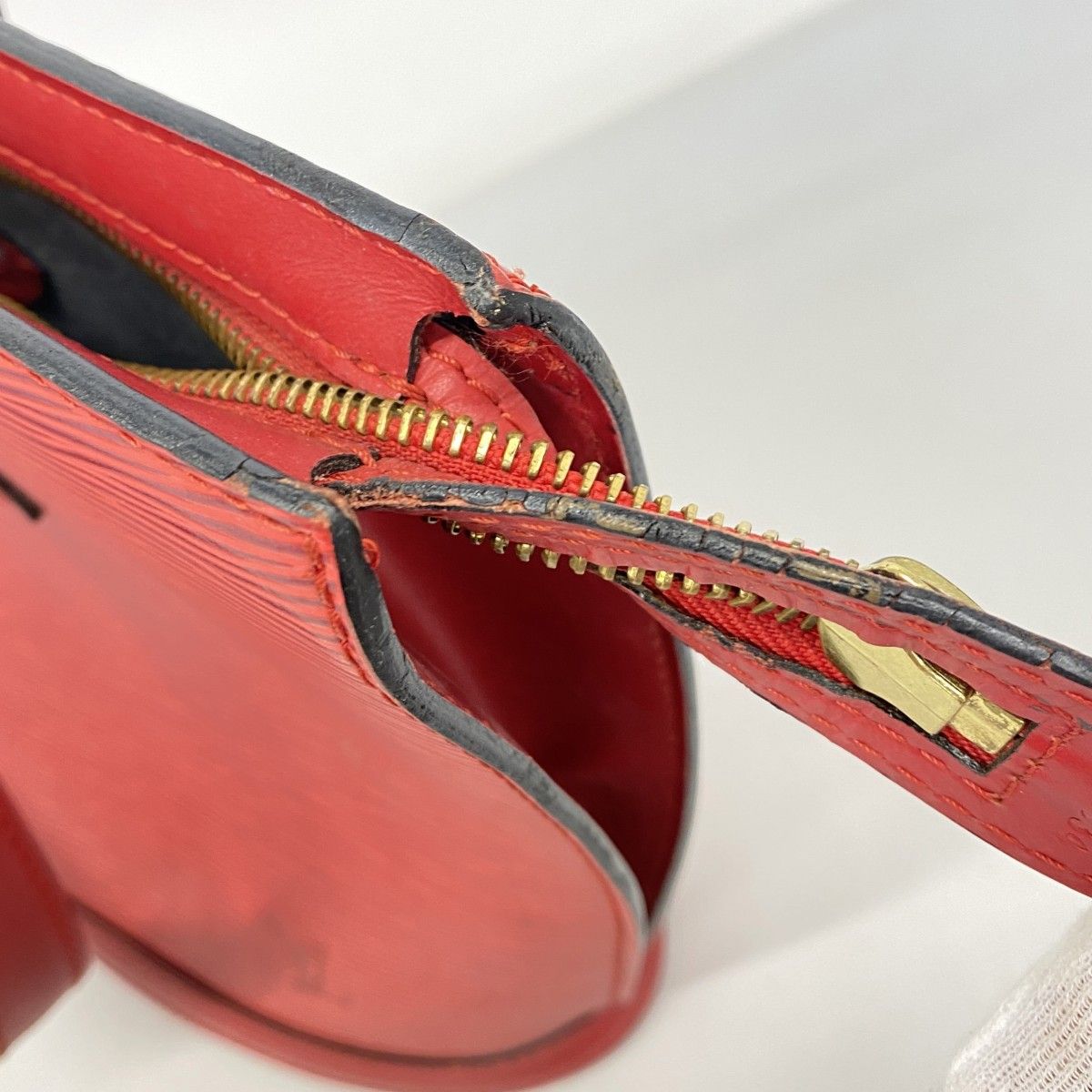 Louis Vuitton Handbag Epi Saint Jacques Castilian — view 6