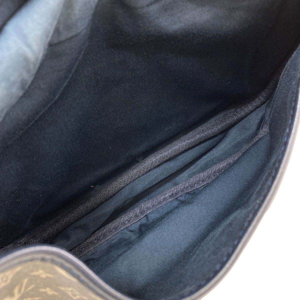 Louis Vuitton Saumur PM Shoulder Bag Canvas — view 5