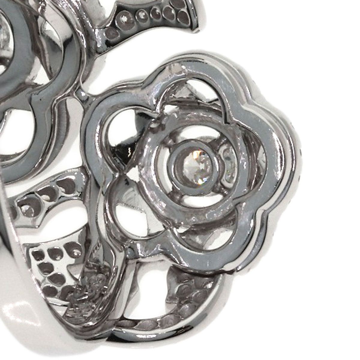 Chanel Camellia Diamond 53 Ring 18k White Gold — view 8