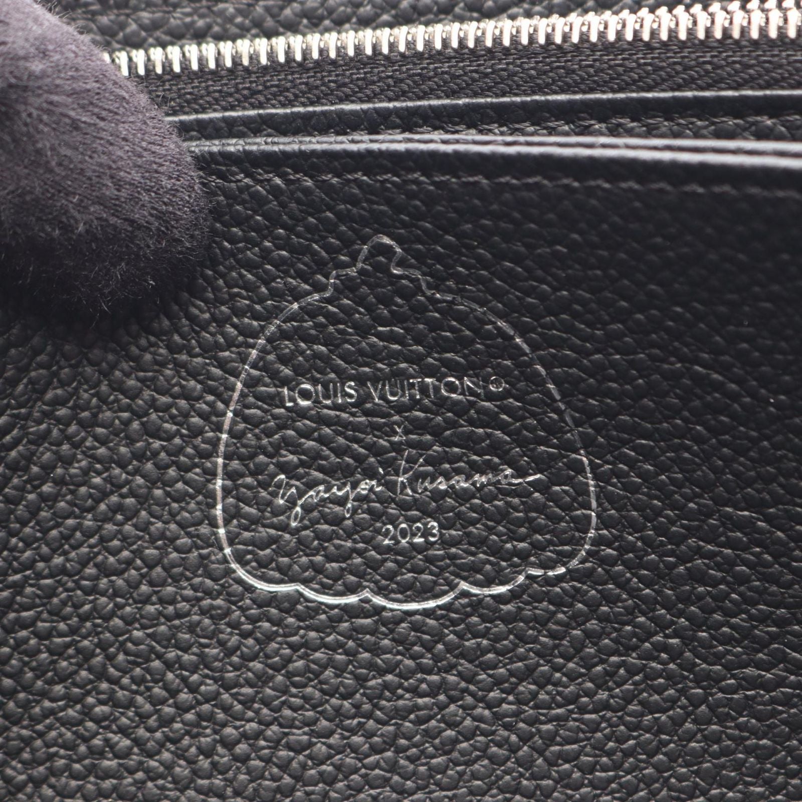 Louis Vuitton Round Wallet LV YK Zippy Monogram Empreinte Noir Yayoi Kusama — view 4