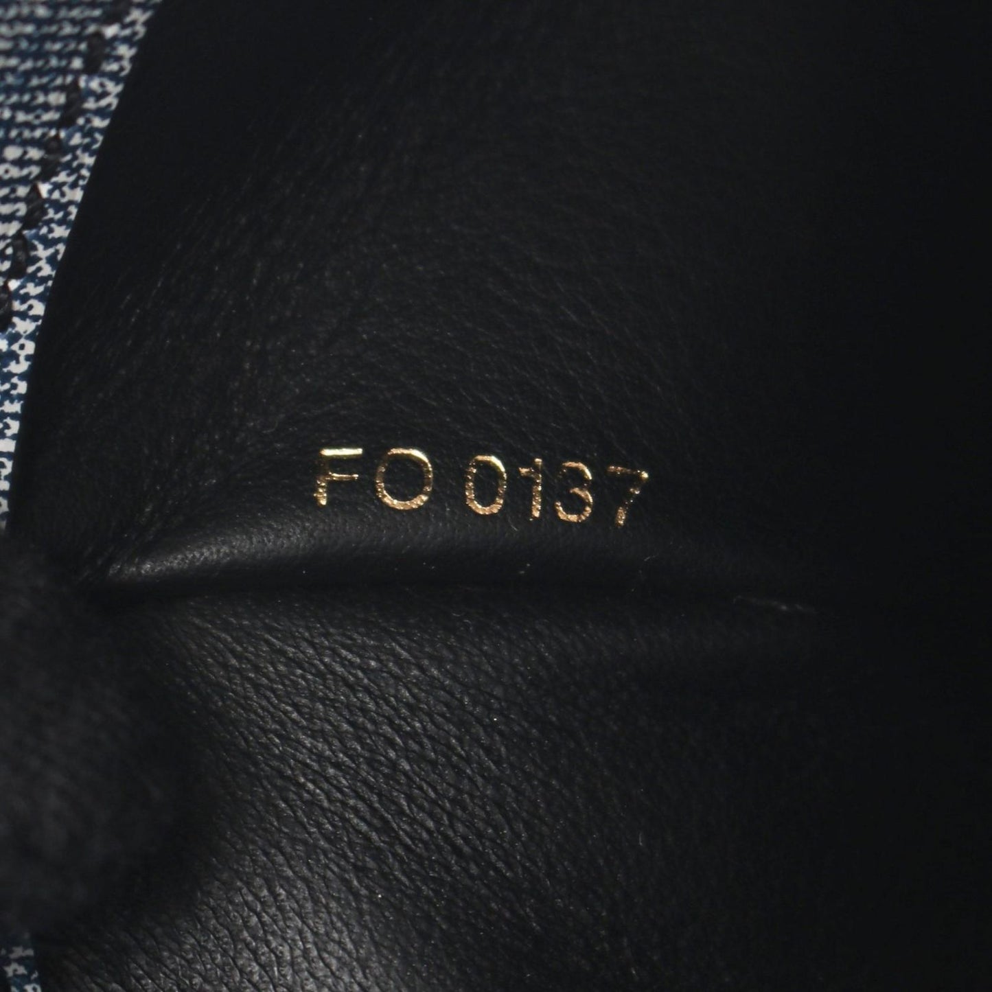 Louis Vuitton Handbag City Steamer MM 2-Way Leather — view 5