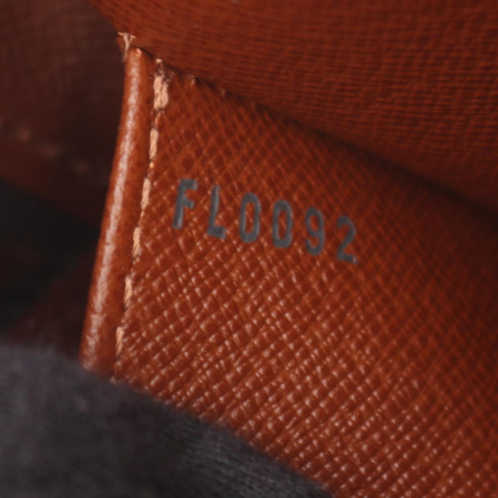 Louis Vuitton Shoulder Bag Cite MM Co Ting Canvas Leather — view 5