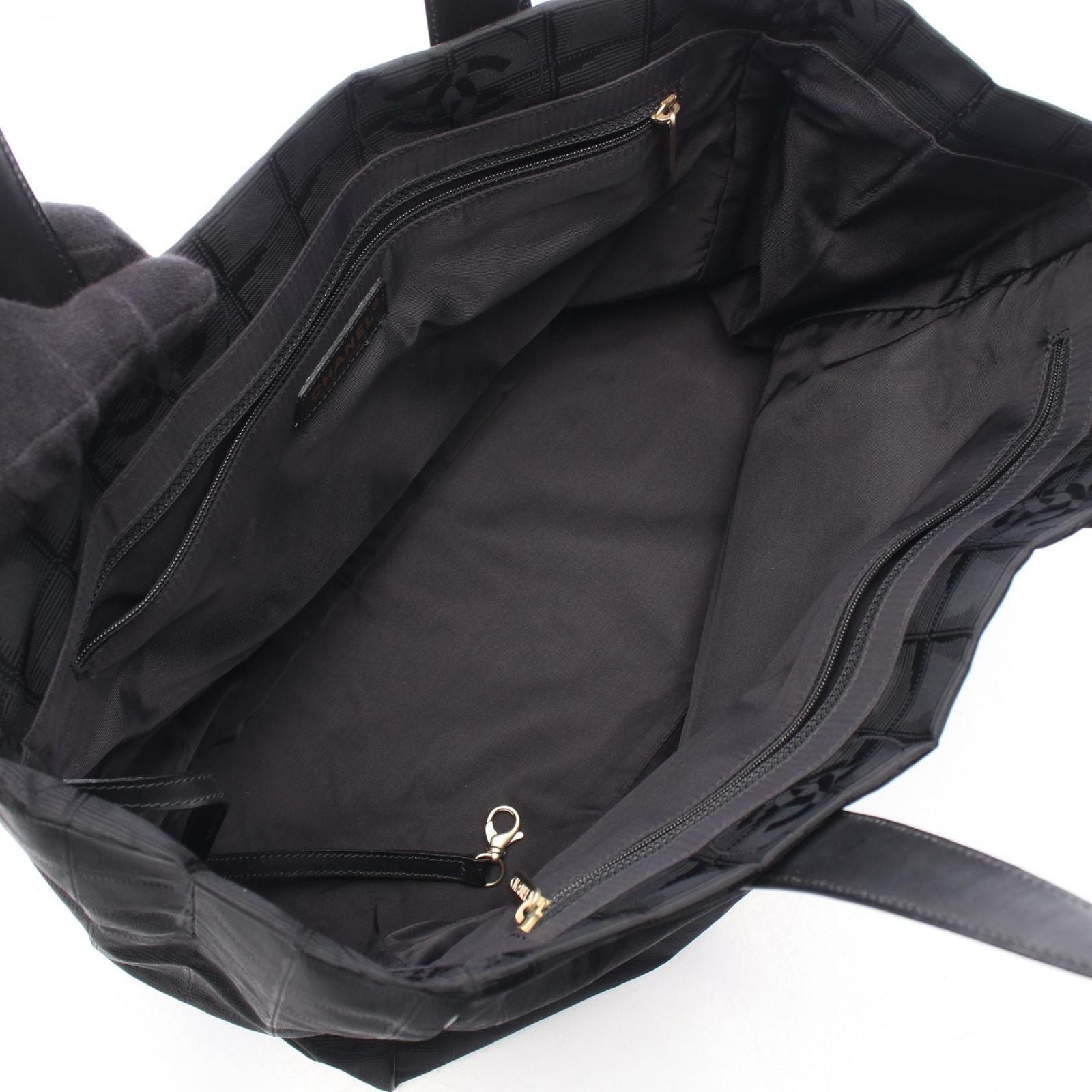 Chanel Tote New Travel Line MM Black Leather New MM — view 3