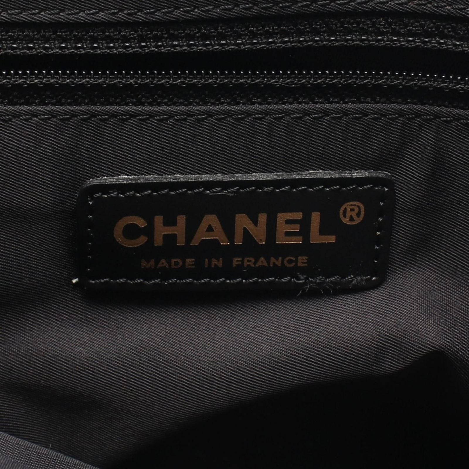 Chanel Tote New Travel Line MM Black Leather New MM — view 4