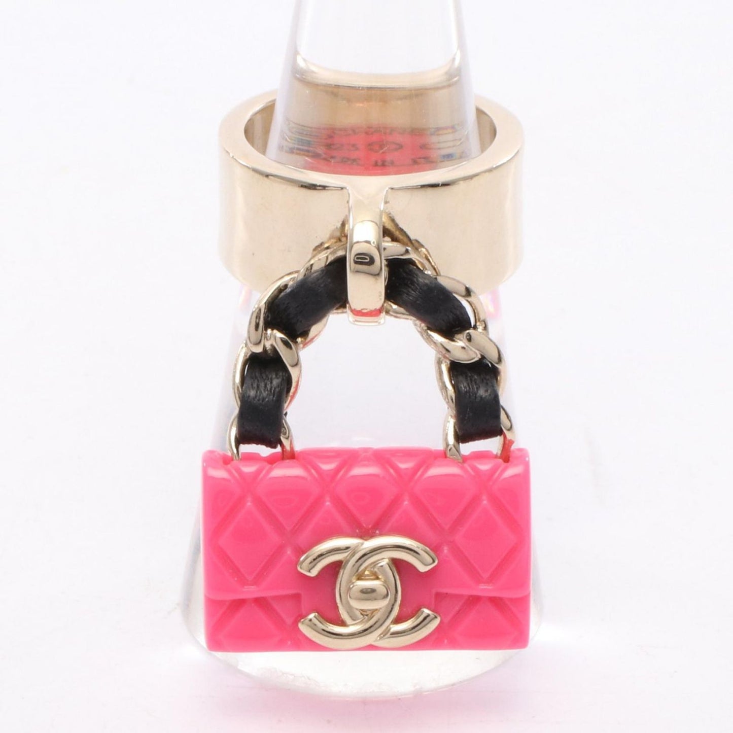 Chanel Ring Quilted Bag Motif