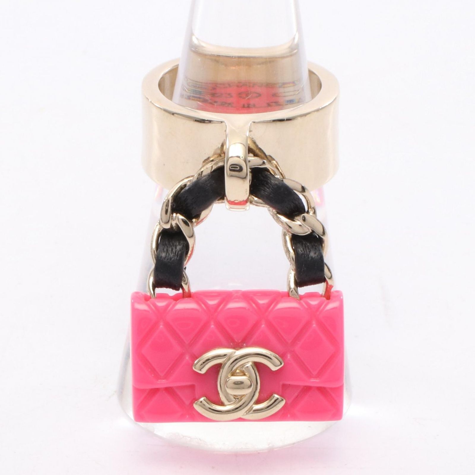Chanel Ring Quilted Bag Motif