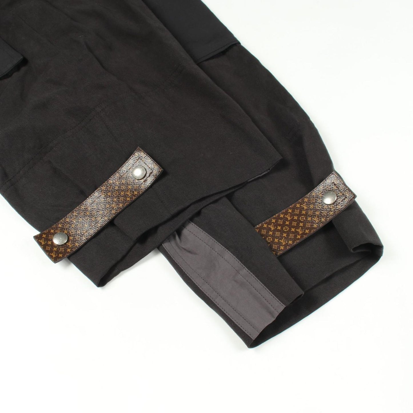 Louis Vuitton Cargo Pants High Waist An1 Black Cotton — view 6