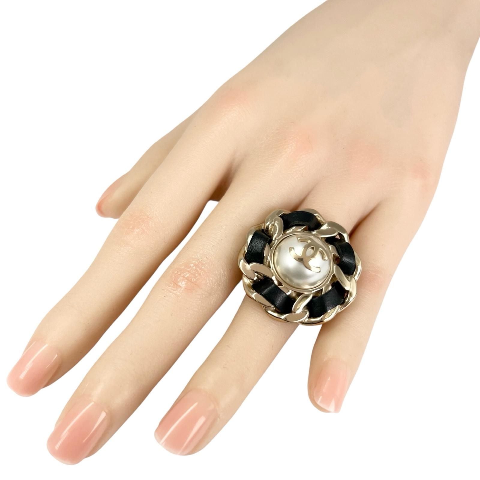 Chanel Chain Motif Metal Gold Black Ring — view 8