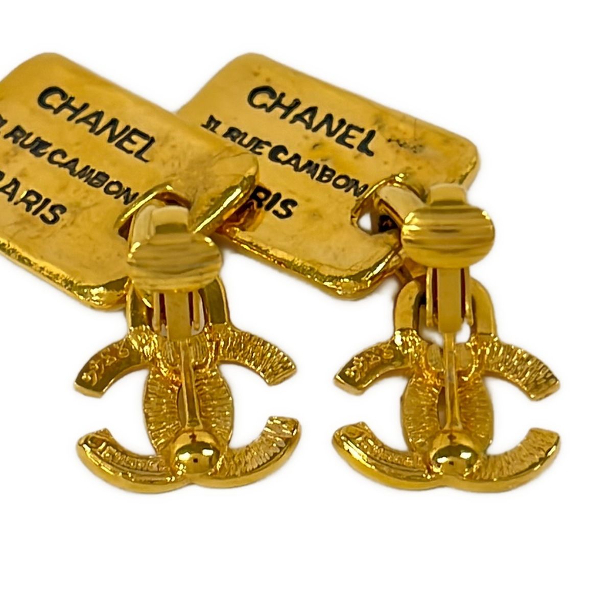 Chanel Earrings CC Logo Gold — view 3