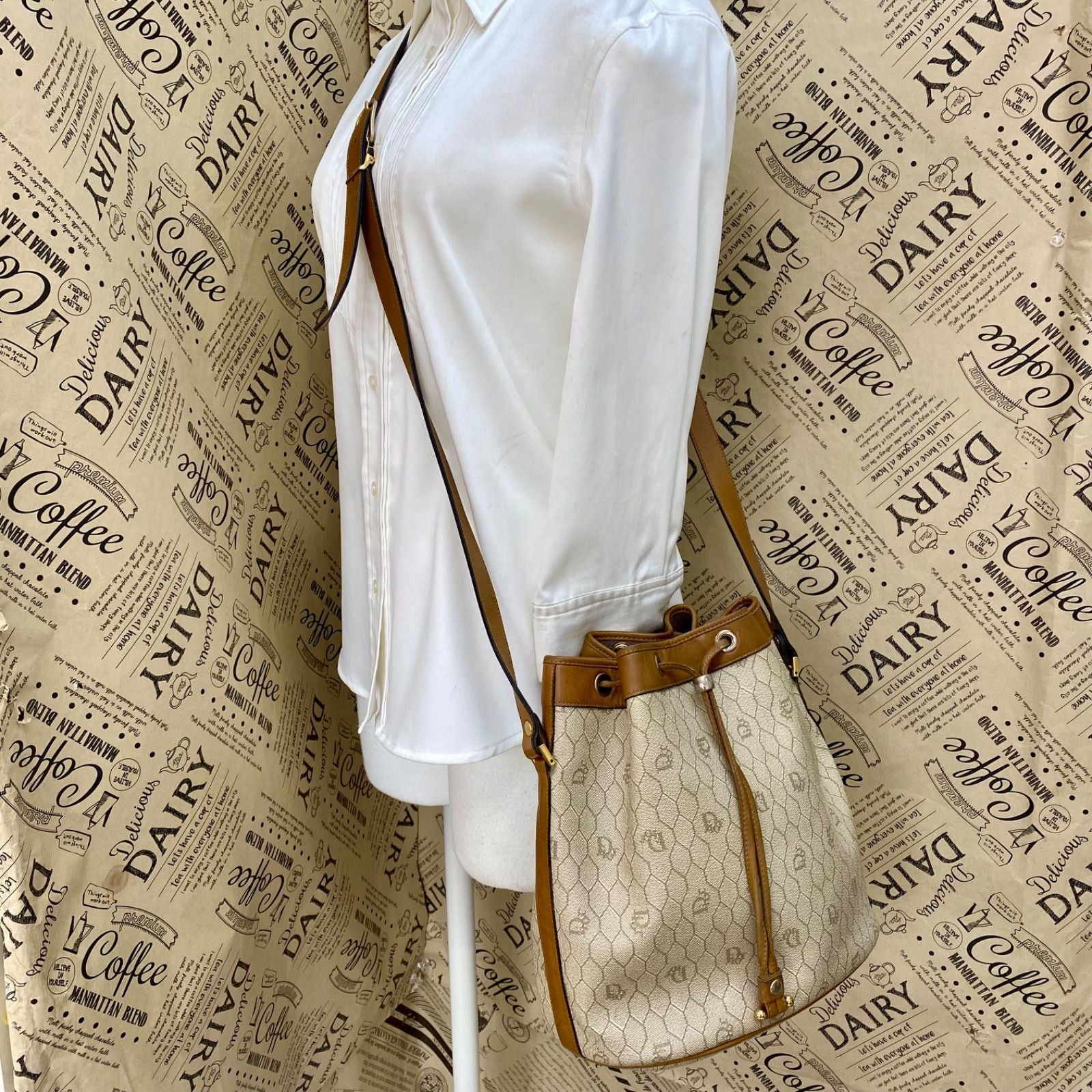 Dior Shoulder Bag Drawstring Honeycomb White — view 3