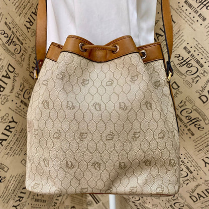 Dior Shoulder Bag Drawstring Honeycomb White — view 2