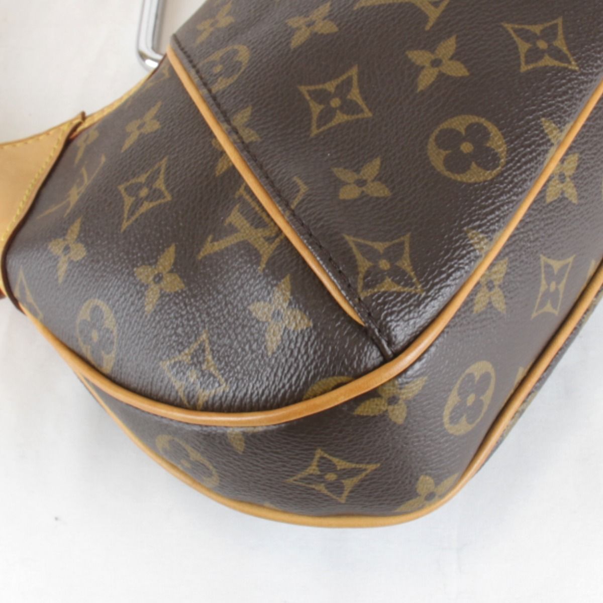Louis Vuitton Thames GM Shoulder Bag Monogram Canvas Brown — view 3