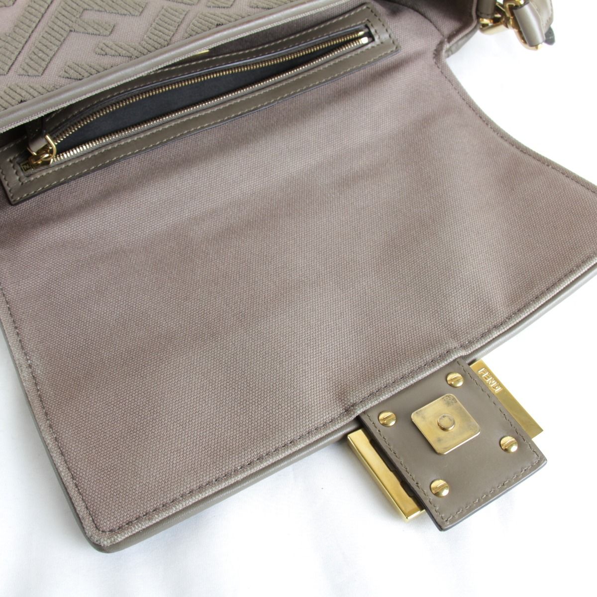 Fendi Shoulder Bag Canvas Pink — view 9