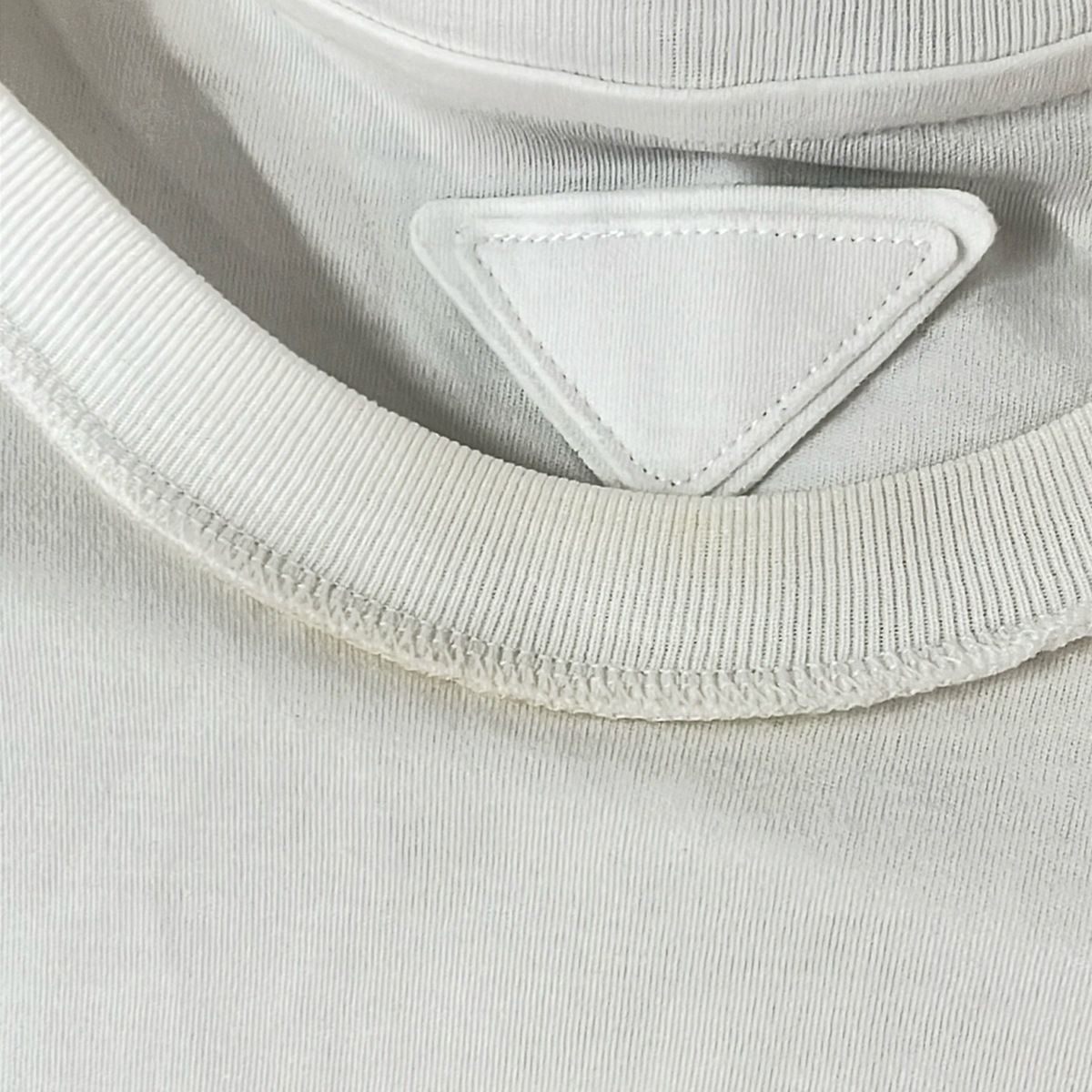 Prada Short Sleeve T-Shirt S White Crew Neck Sequin Confirmed — view 6