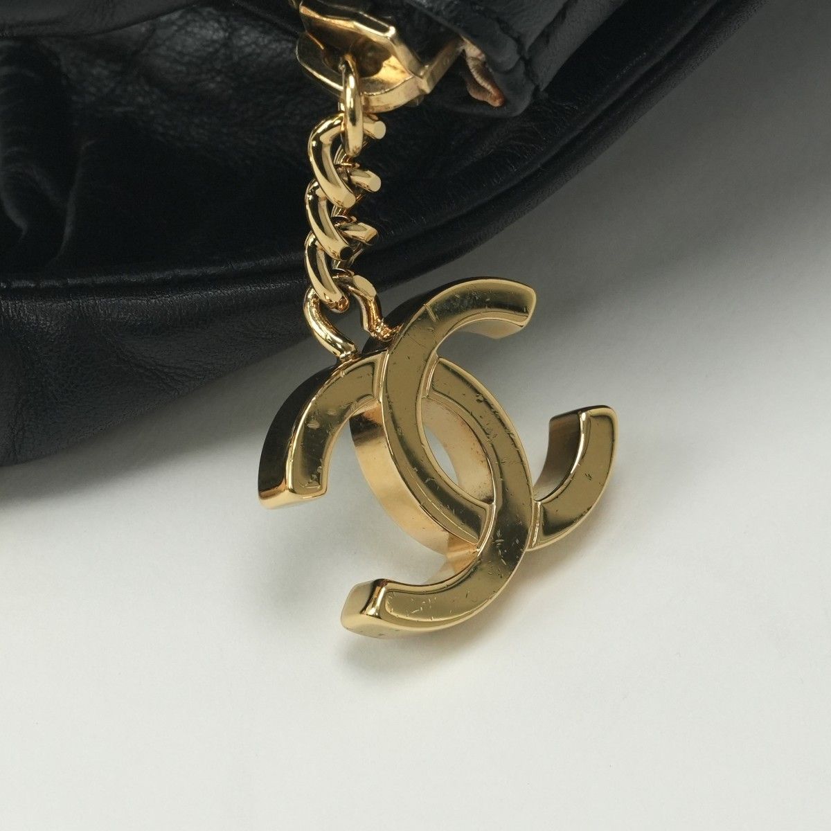 Chanel Tote Shoulder Bag Lambskin Noir Black Gold Chain Bag Big CC Logo Jumbo — view 7
