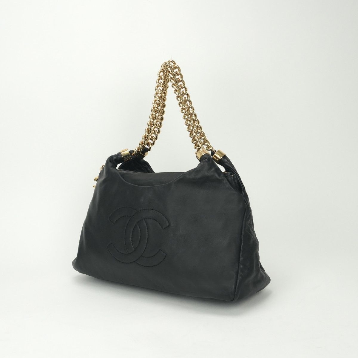 Chanel Tote Shoulder Bag Lambskin Noir Black Gold Chain Bag Big CC Logo Jumbo — view 2