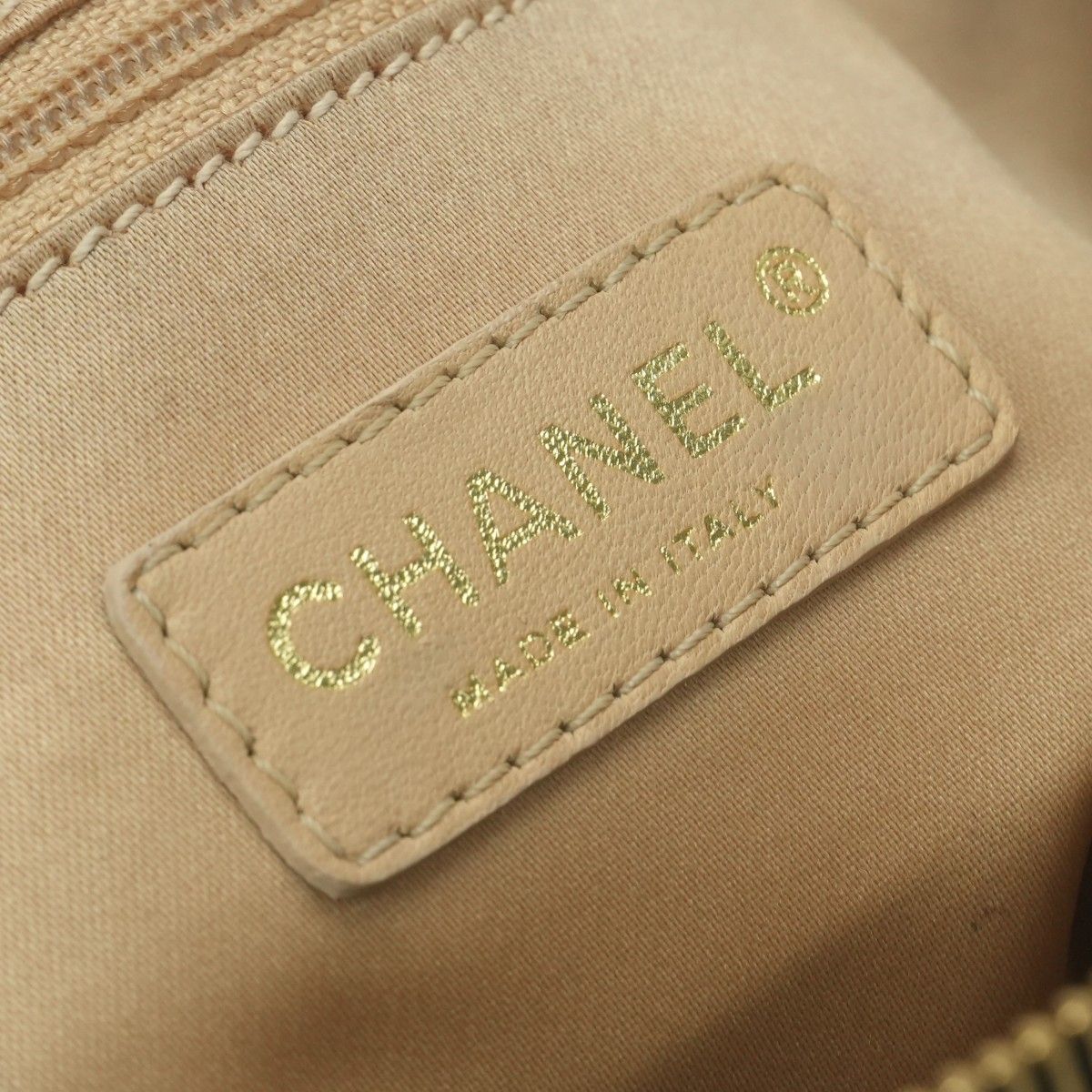 Chanel Tote Shoulder Bag Lambskin Noir Black Gold Chain Bag Big CC Logo Jumbo — view 8