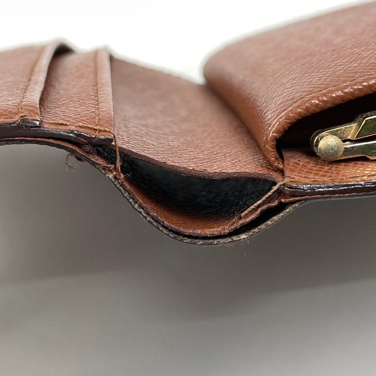 Louis Vuitton Junk Porte Monet Billets Viennois Bill Purse Coin Kiss Lock — view 5