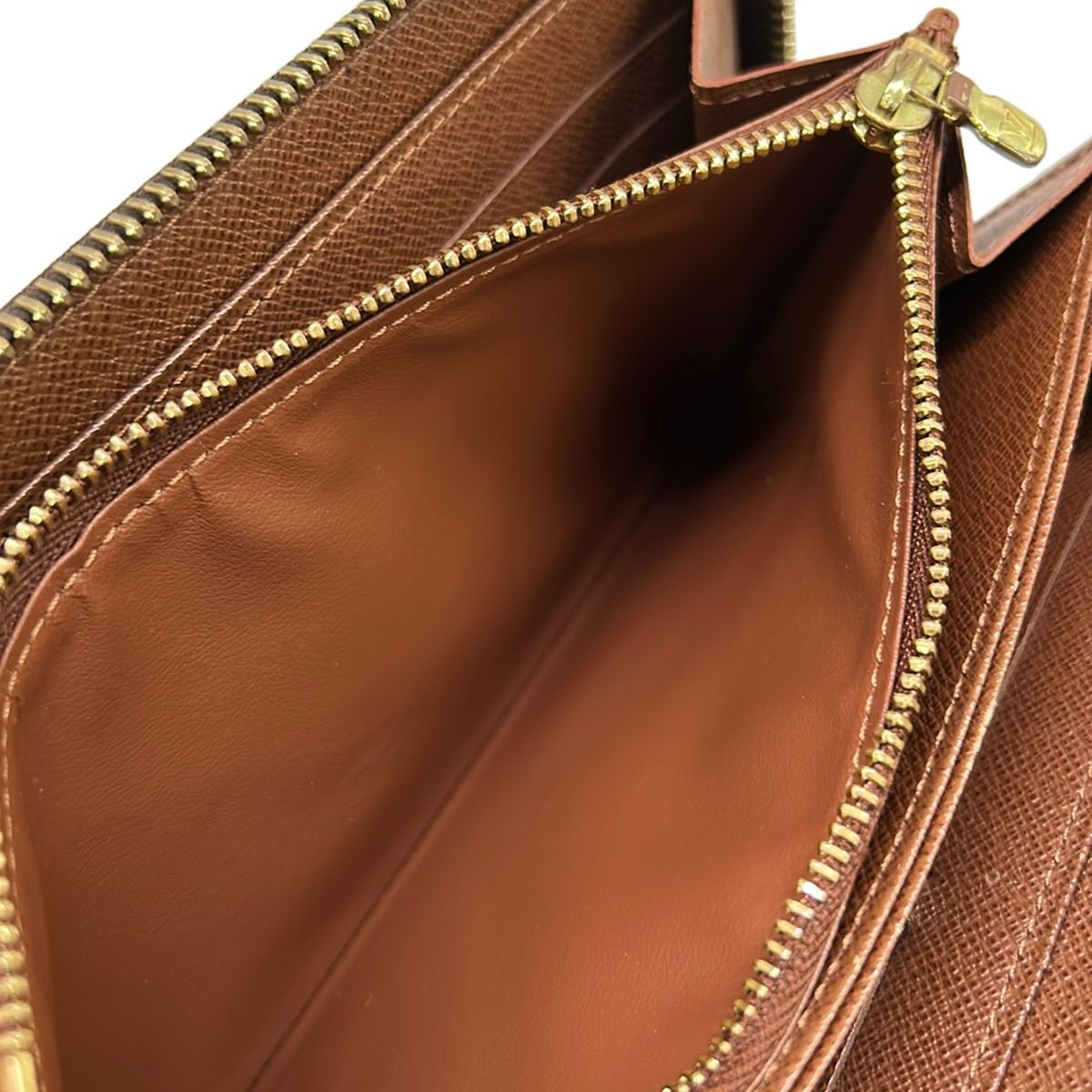 Louis Vuitton Wallet Monogram Zippy — view 4