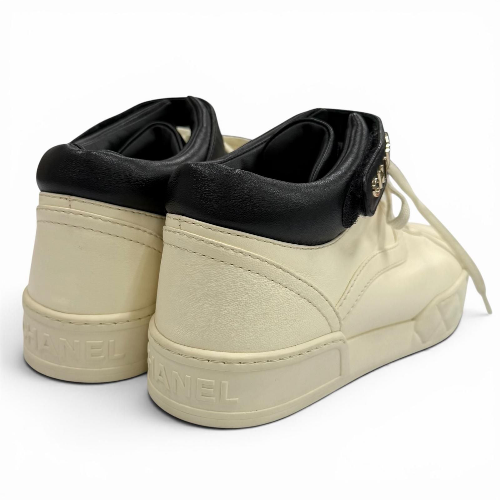 Chanel Logo with CC Lace Up Leather Sneakers Ivory Black — view 2
