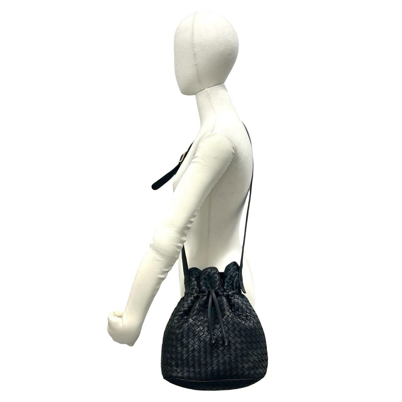 Bottega Veneta Intrecciato Leather Drawstring Shoulder Bag Cross Black — view 2