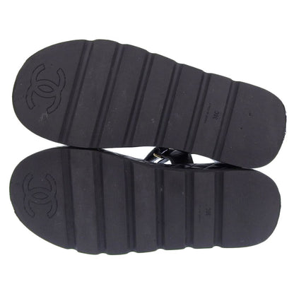 Chanel Metiers D'art Collection Leather CC Logo Quilted Flat Form Velcro — view 2