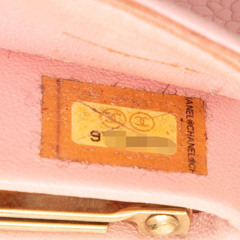 Chanel CC Logo Bifold Wallet Pink Caviar Leather — view 8