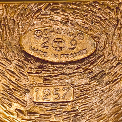 Chanel 29 CC Logo Brooch Gold — view 8