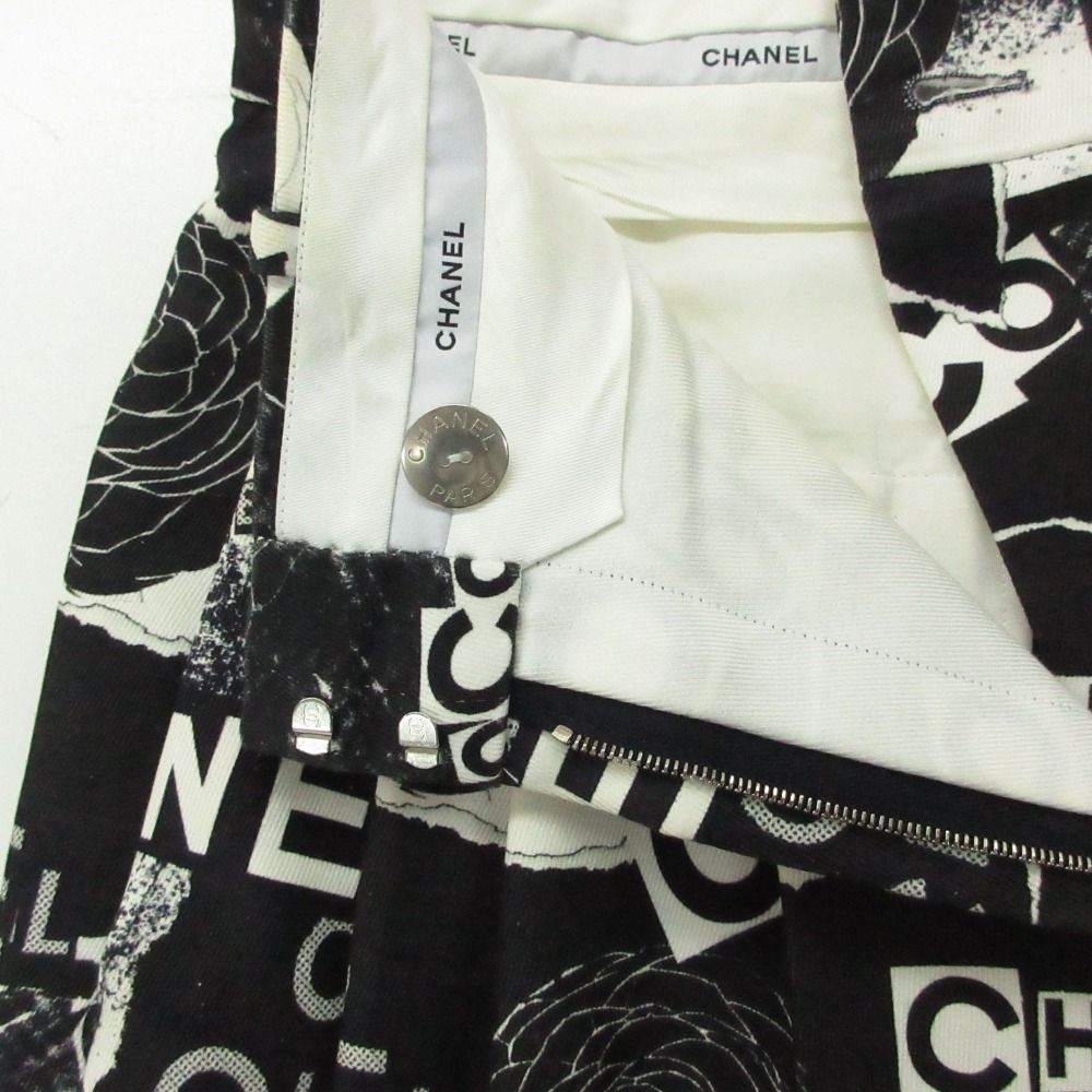 Chanel Shorts Culottes Camellia CC Logo Graphic Black 36 — view 6