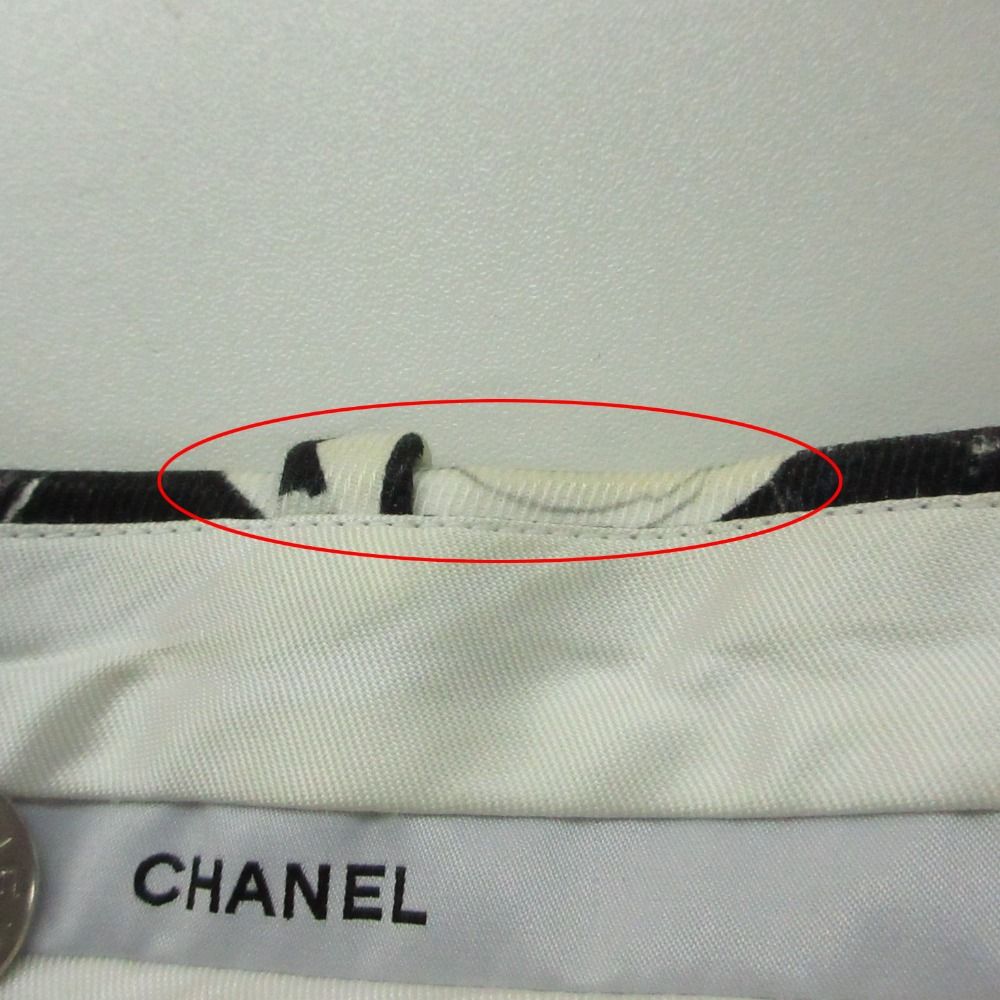 Chanel Shorts Culottes Camellia CC Logo Graphic Black 36 — view 5