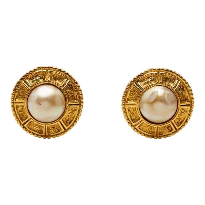 Chanel Round Earrings Gold Plated Faux Pearl — view 2